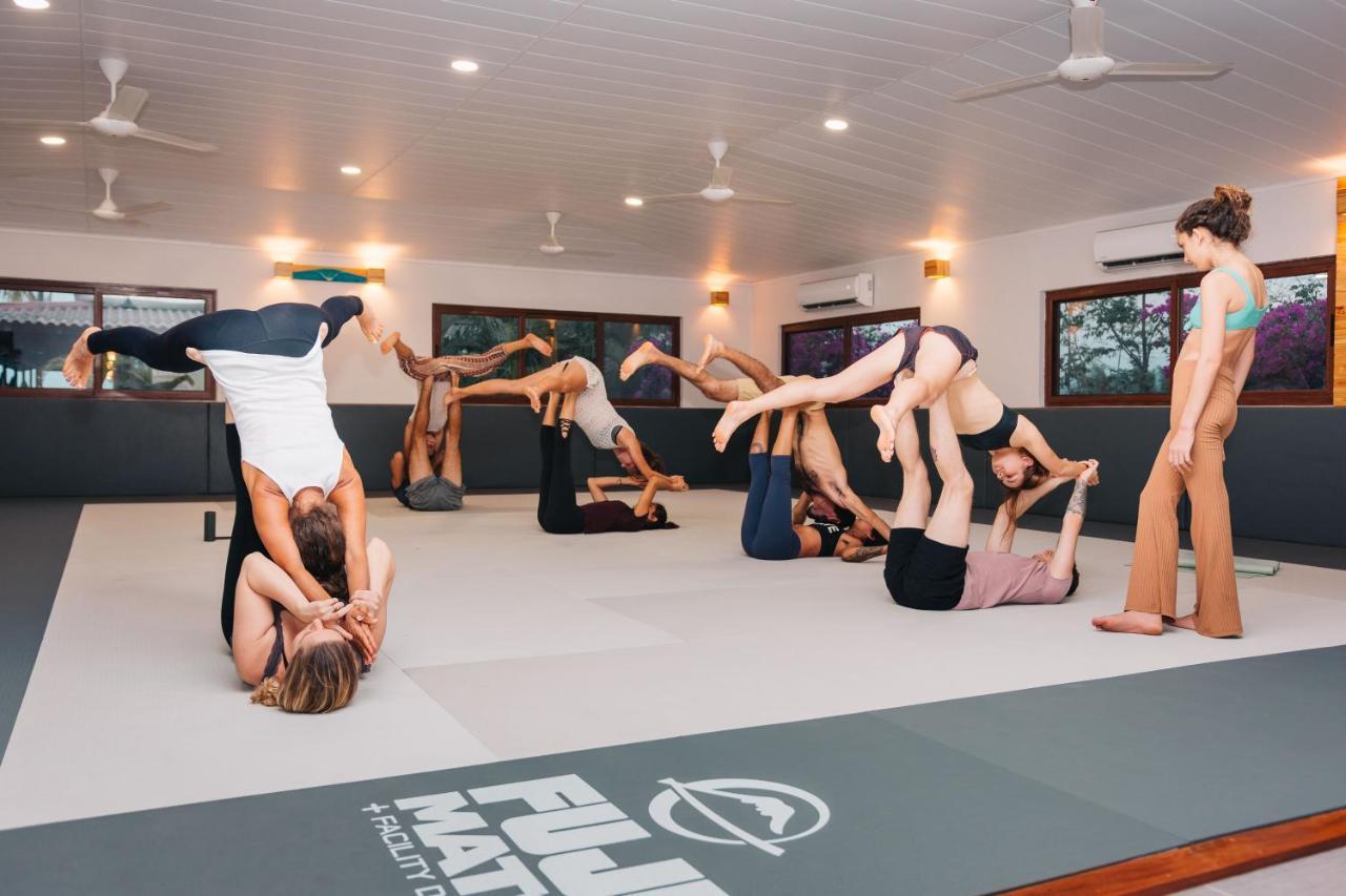 Beach Break Hotel & Surf Camp De ปลายาเวเนา ภายนอก รูปภาพ