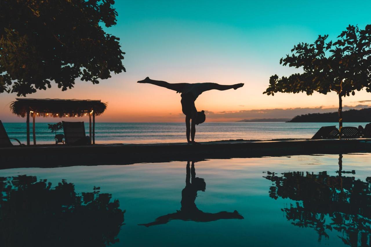 Beach Break Hotel & Surf Camp De ปลายาเวเนา ภายนอก รูปภาพ