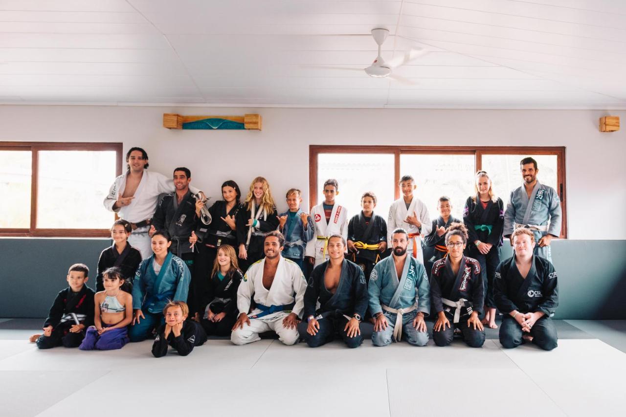 Beach Break Hotel & Surf Camp De ปลายาเวเนา ภายนอก รูปภาพ