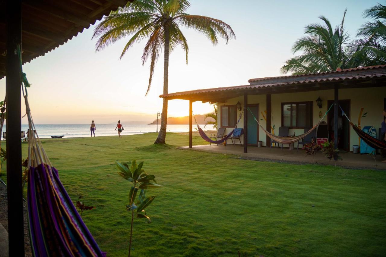 Beach Break Hotel & Surf Camp De ปลายาเวเนา ภายนอก รูปภาพ