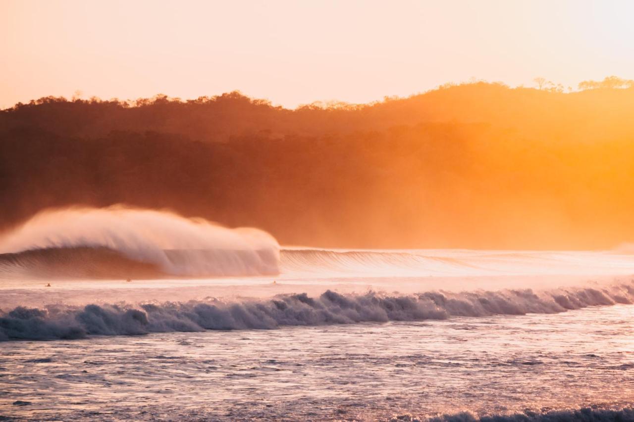 Beach Break Hotel & Surf Camp De ปลายาเวเนา ภายนอก รูปภาพ