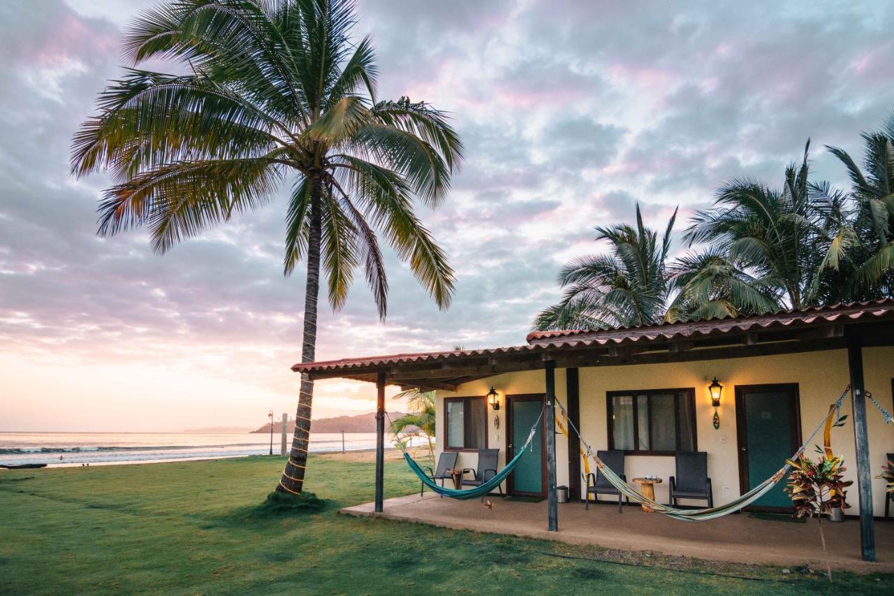 Beach Break Hotel & Surf Camp De ปลายาเวเนา ภายนอก รูปภาพ