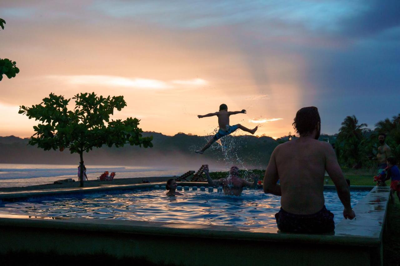 Beach Break Hotel & Surf Camp De ปลายาเวเนา ภายนอก รูปภาพ