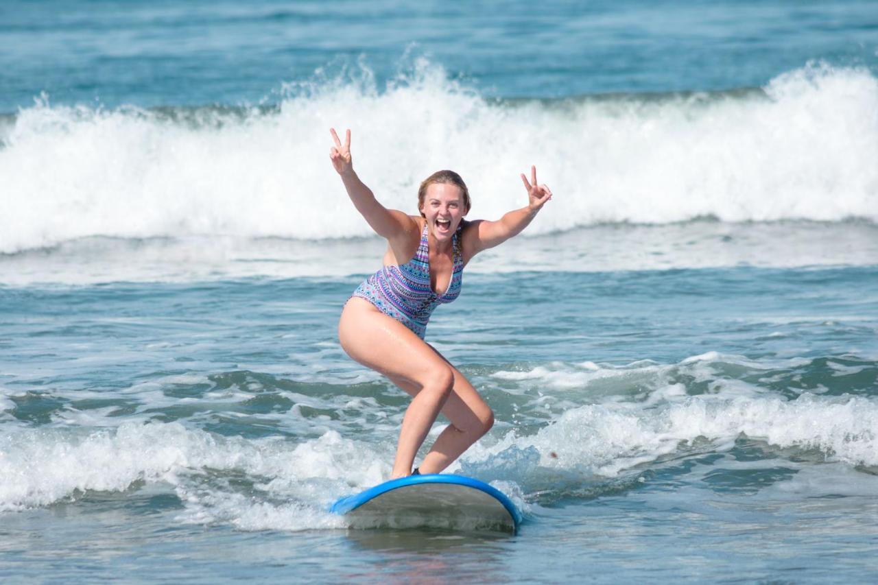 Beach Break Hotel & Surf Camp De ปลายาเวเนา ภายนอก รูปภาพ