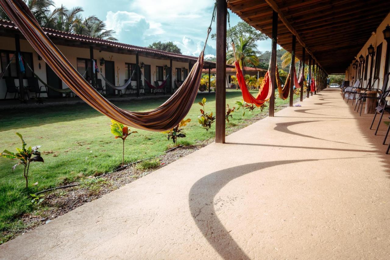 Beach Break Hotel & Surf Camp De ปลายาเวเนา ภายนอก รูปภาพ
