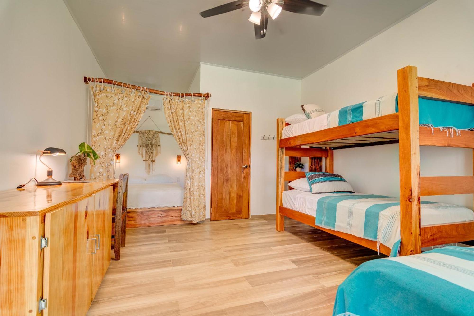 Beach Break Hotel & Surf Camp De ปลายาเวเนา ภายนอก รูปภาพ