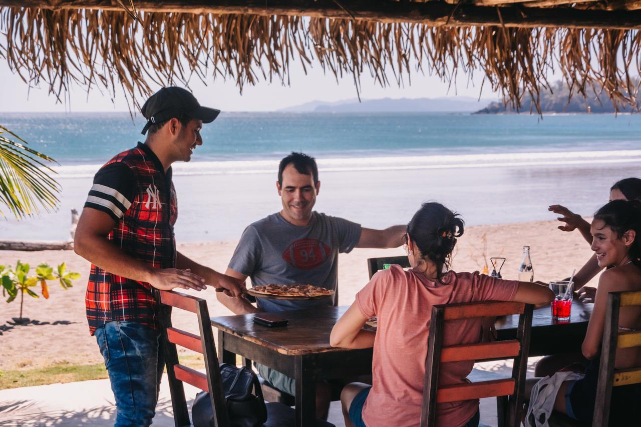 Beach Break Hotel & Surf Camp De ปลายาเวเนา ภายนอก รูปภาพ