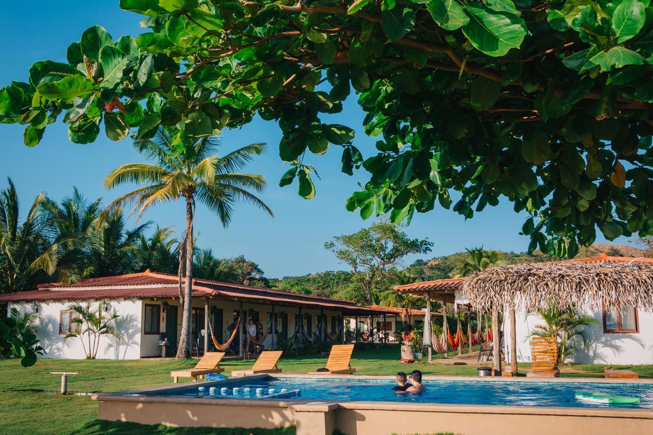 Beach Break Hotel & Surf Camp De ปลายาเวเนา ภายนอก รูปภาพ