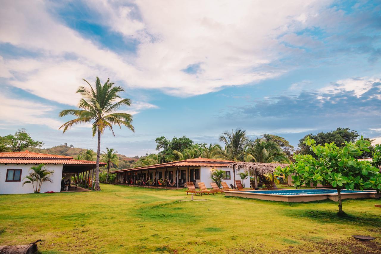 Beach Break Hotel & Surf Camp De ปลายาเวเนา ภายนอก รูปภาพ